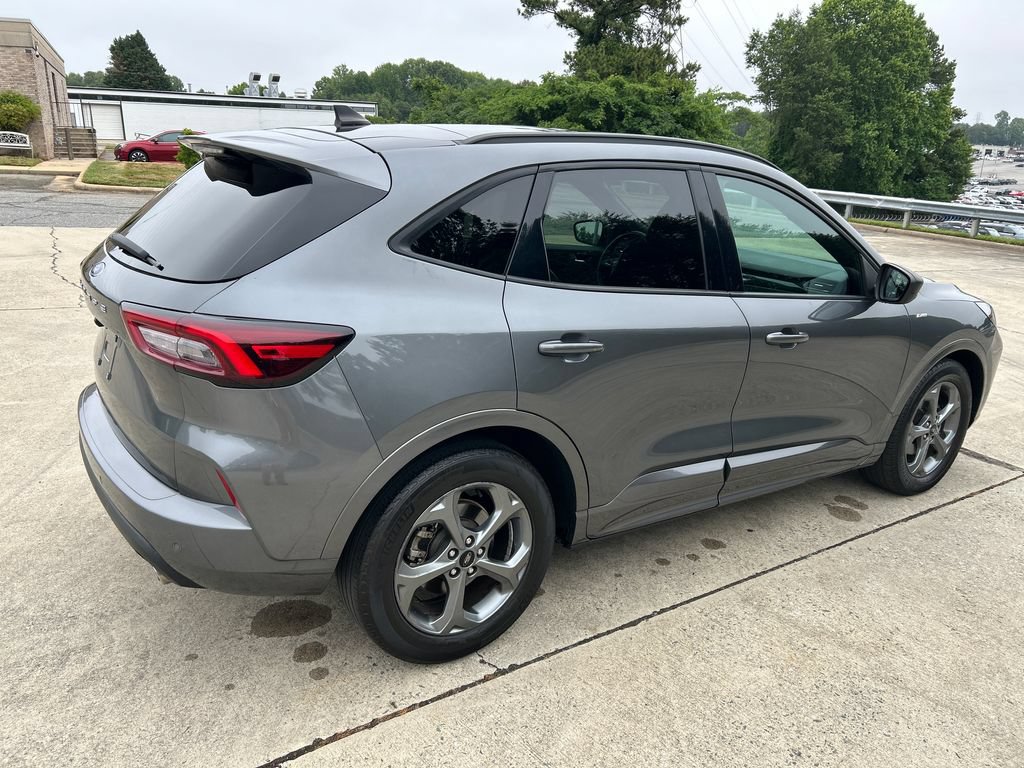 Used 2023 Ford Escape ST-Line w/ Tech Pack #1 FWD image 6