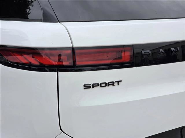 Used 2023 Land Rover Range Rover Sport SE image 13