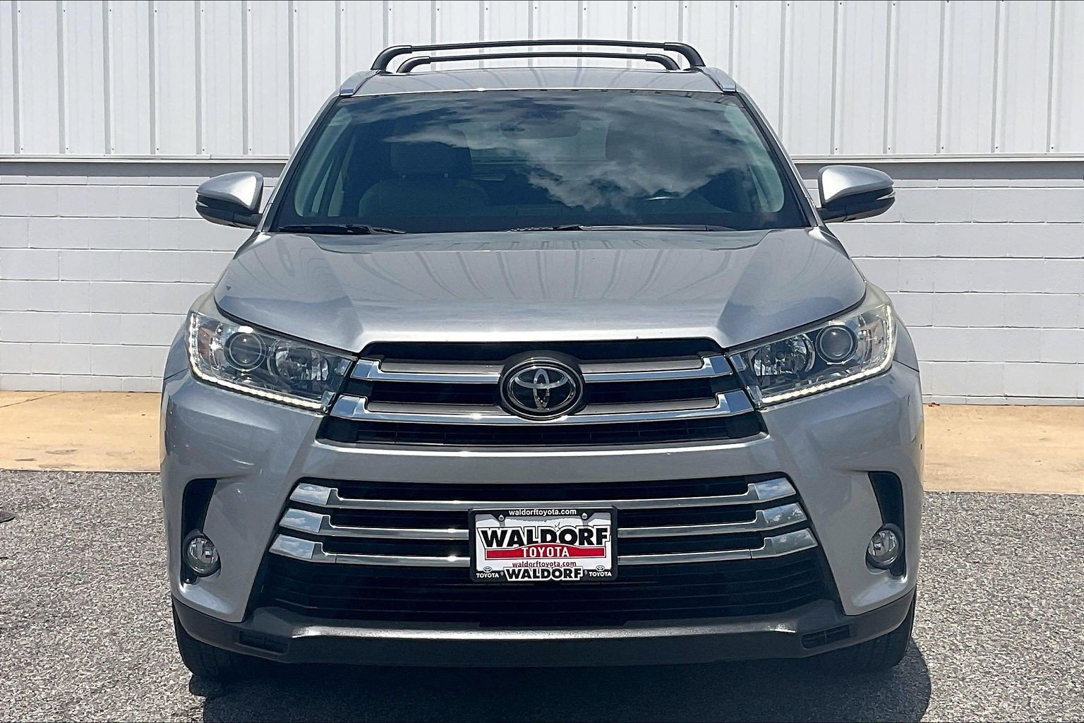 Used 2018 Toyota Highlander Limited AWD/4WD image 3