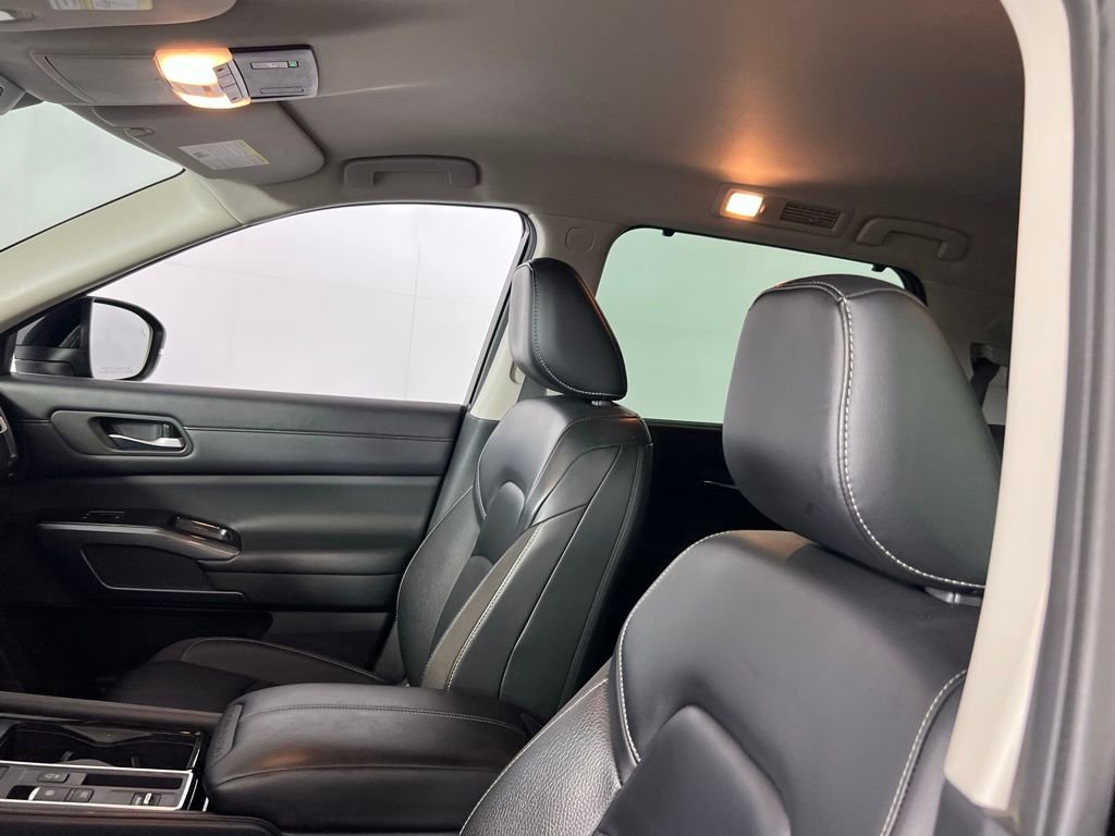 Used 2023 Nissan Pathfinder SL image 21