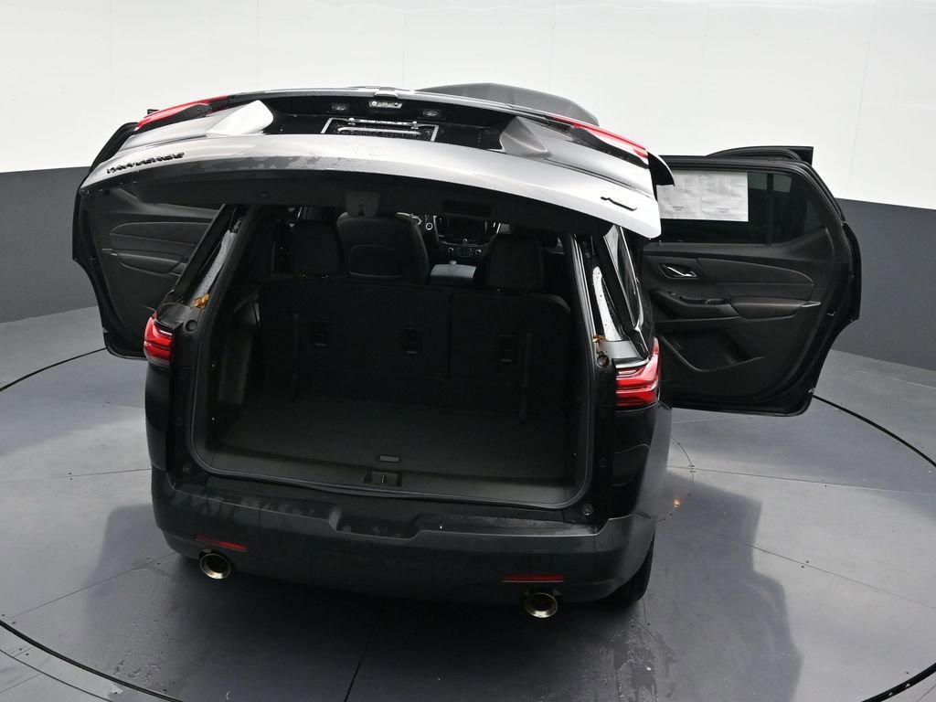 Used 2023 Chevrolet Traverse RS image 36