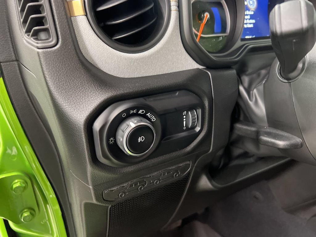 Used 2025 Jeep Wrangler Unlimited Sport AWD/4WD image 19