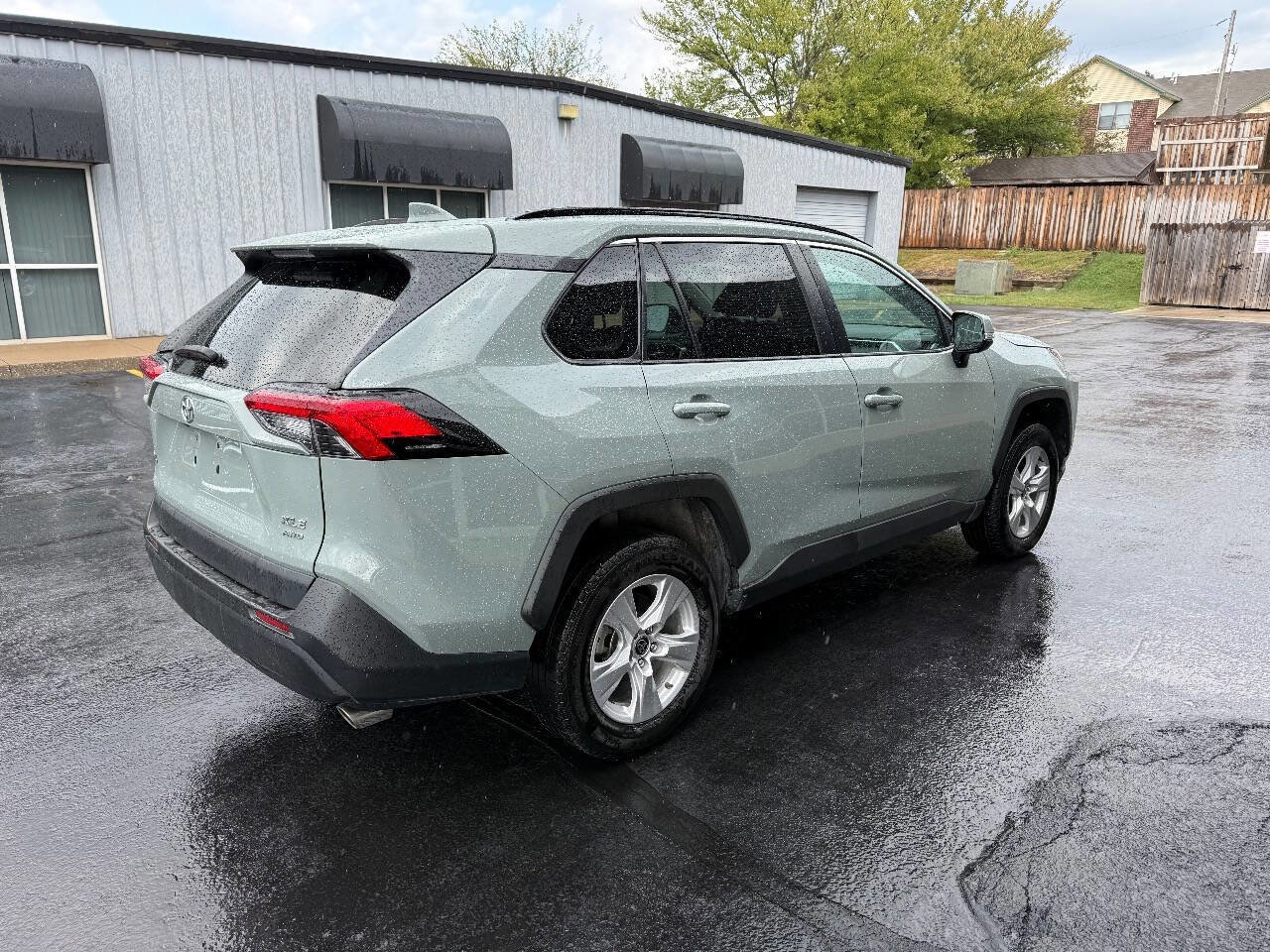 Used 2021 Toyota RAV4 XLE image 6