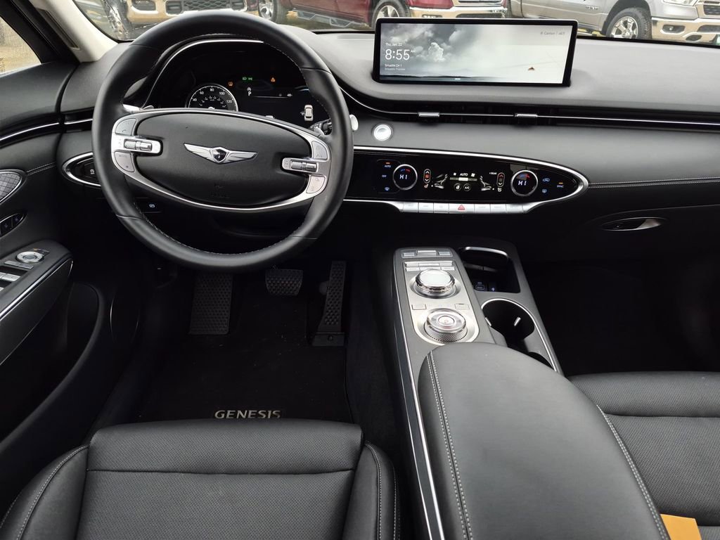 Used 2025 Genesis GV70 2.5T w/ Select Package image 15