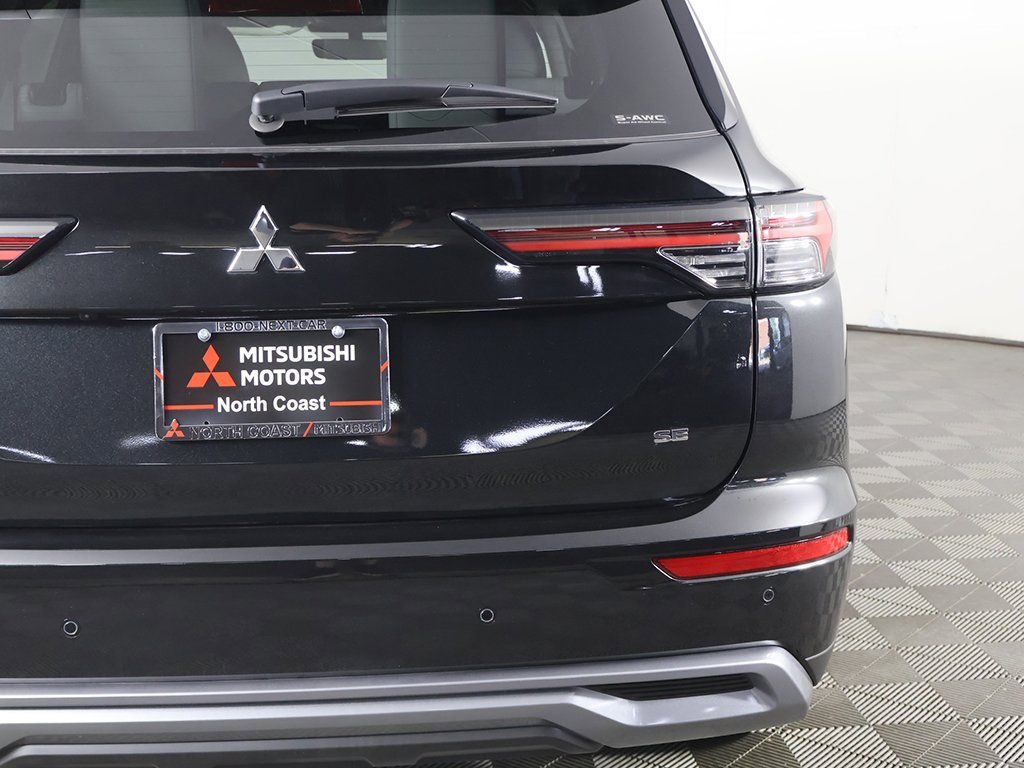 New 2025 Mitsubishi Outlander SE image 19