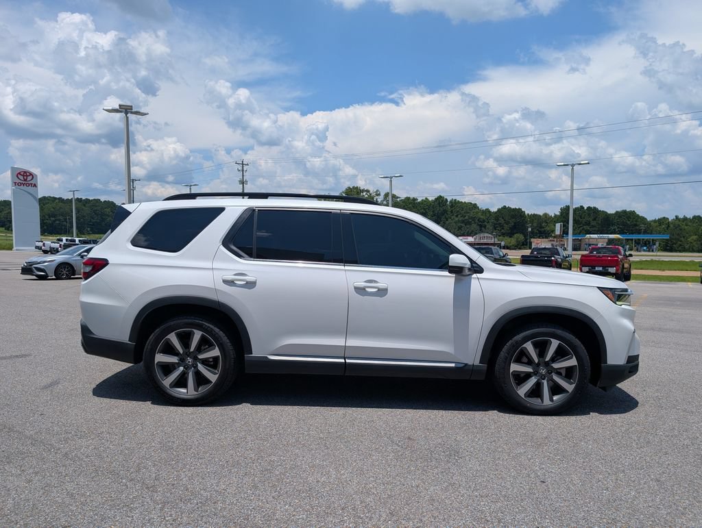 Used 2025 Honda Pilot Touring image 6