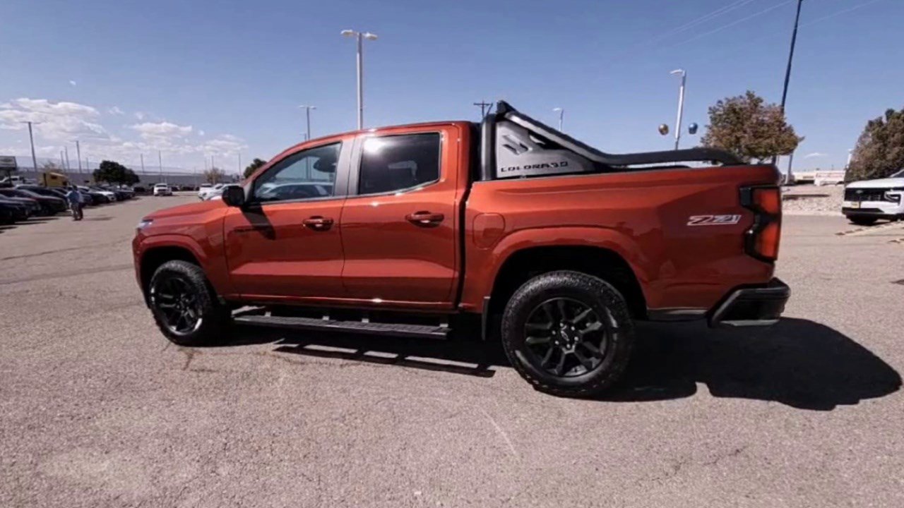 New 2025 Chevrolet Colorado Z71 w/ Midnight Edition image 6
