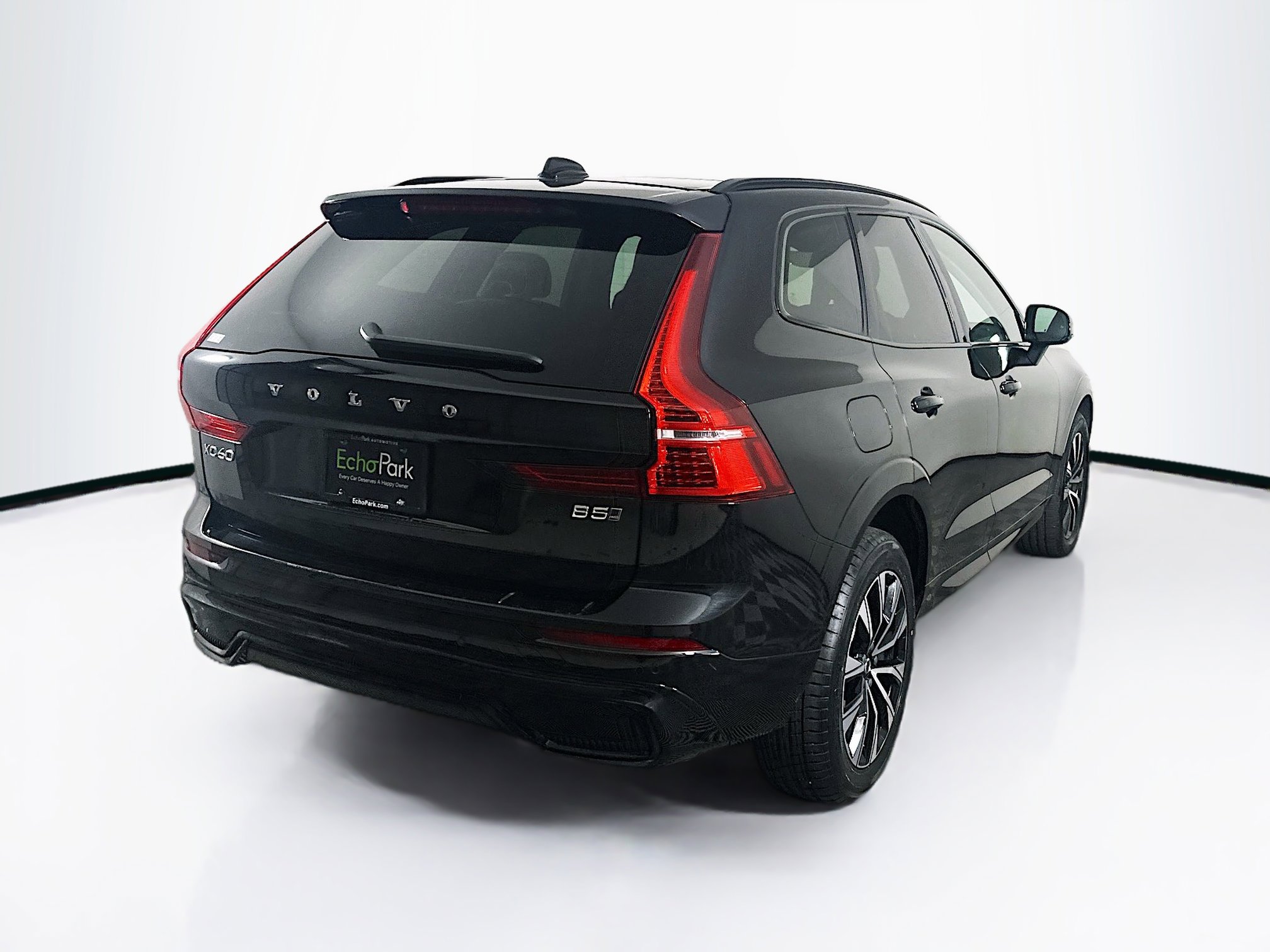 Used 2024 Volvo XC60 B5 Core w/ Climate Package image 9