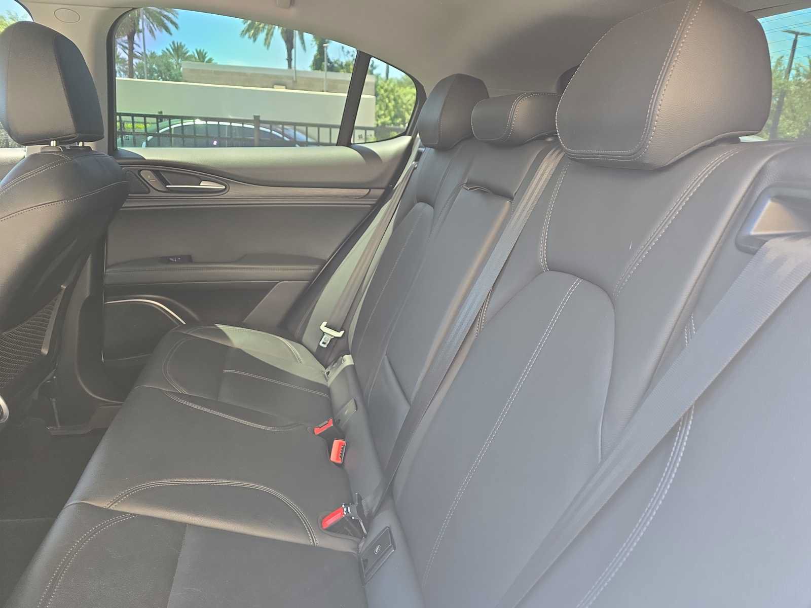 Used 2019 Alfa Romeo Stelvio AWD image 11