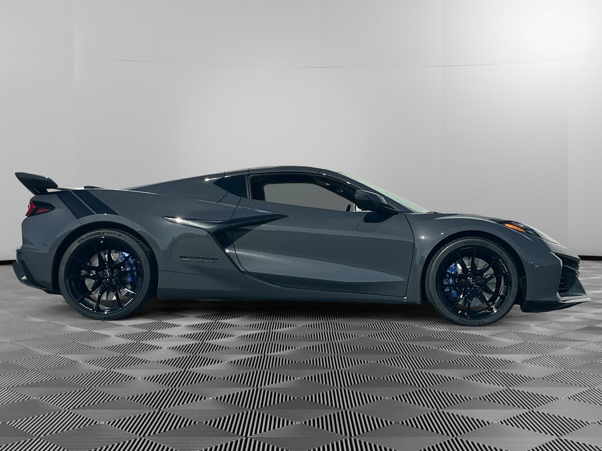 New 2027 Chevrolet Corvette Grand Sport w/ Z52 Sport Performance Package RWD image 3