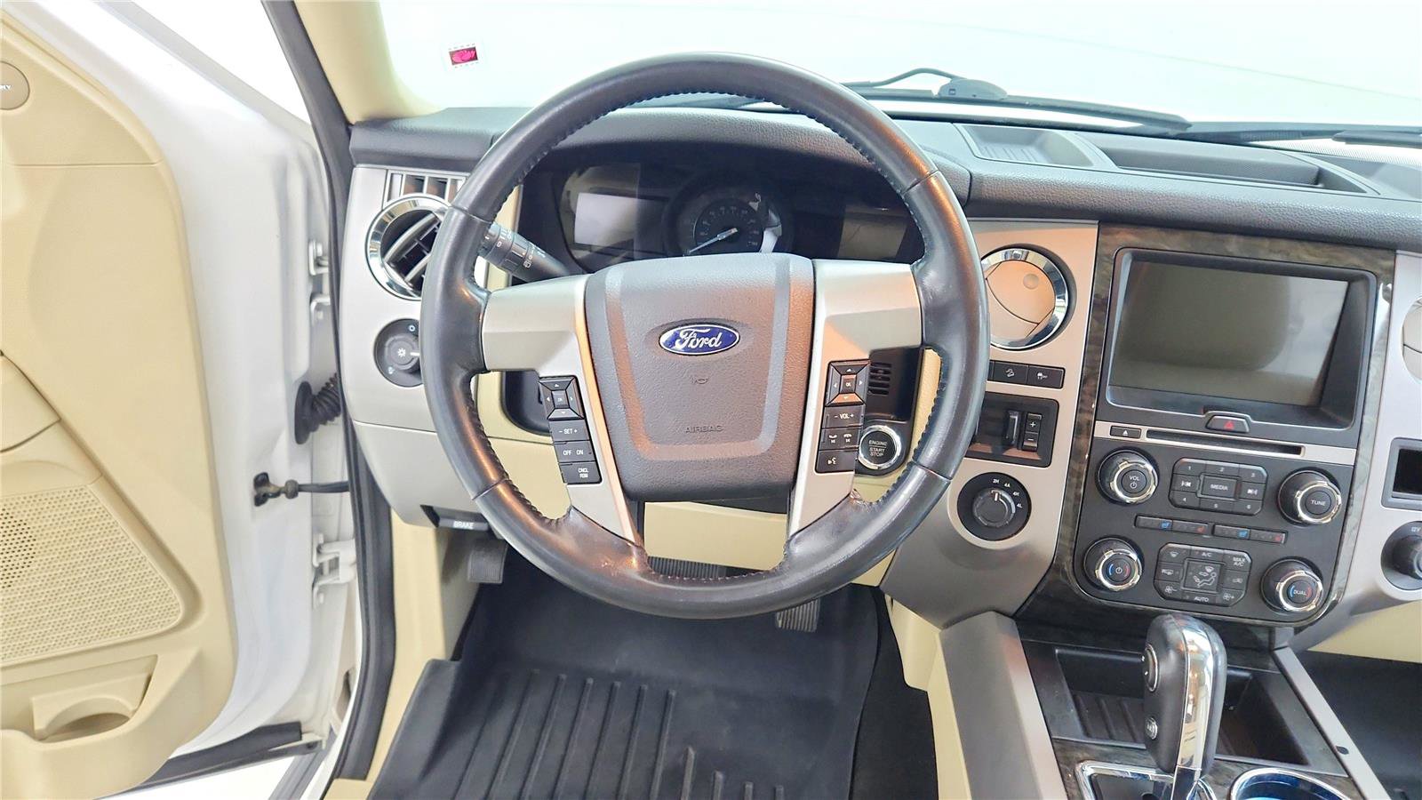 Used 2017 Ford Expedition EL Limited w/ Equipment Group 301A image 19