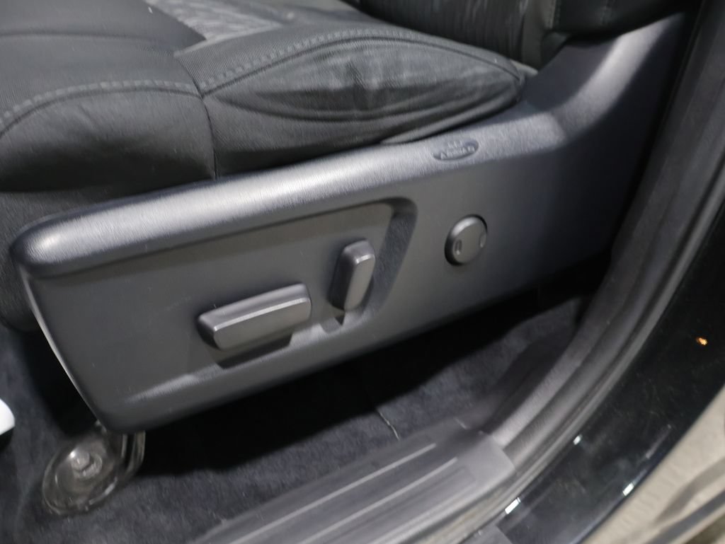 Used 2021 Toyota Tundra SR5 AWD/4WD image 10