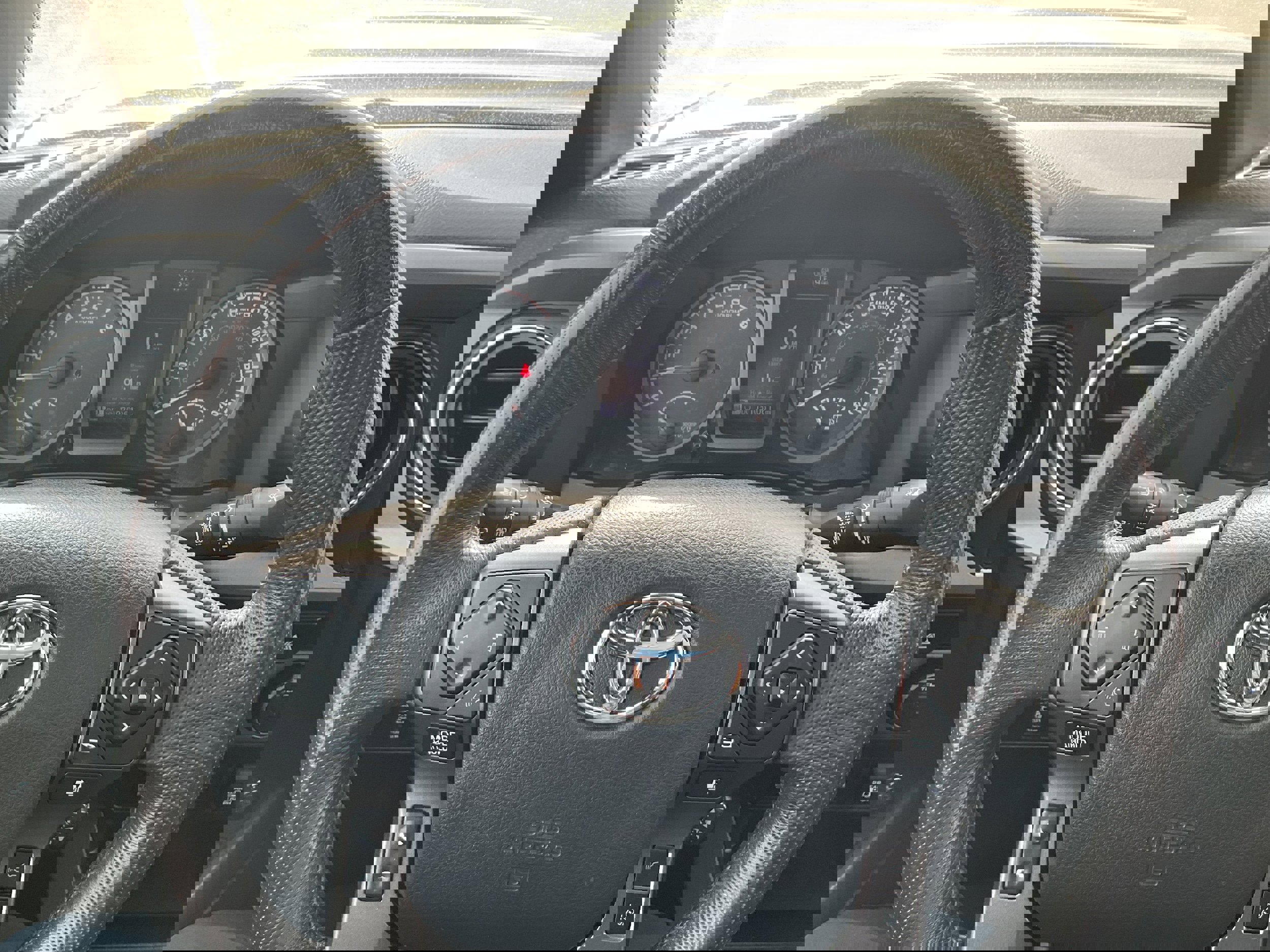 Used 2019 Toyota Tacoma TRD Sport image 11