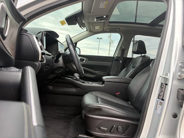 Used 2021 Kia Sorento EX w/ Panoramic Sunroof Package AWD/4WD image 15