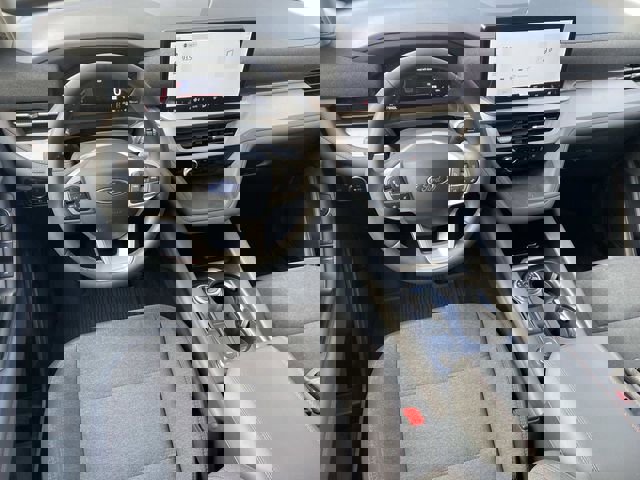 Used 2025 Ford Explorer Active RWD image 16