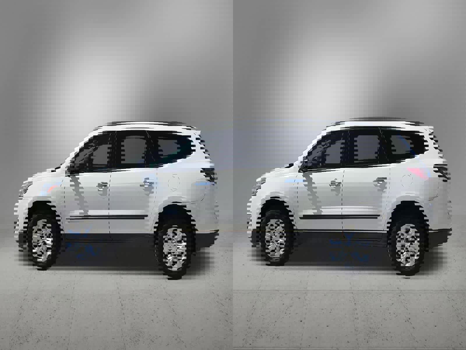 Used 2015 Chevrolet Traverse LS FWD image 3