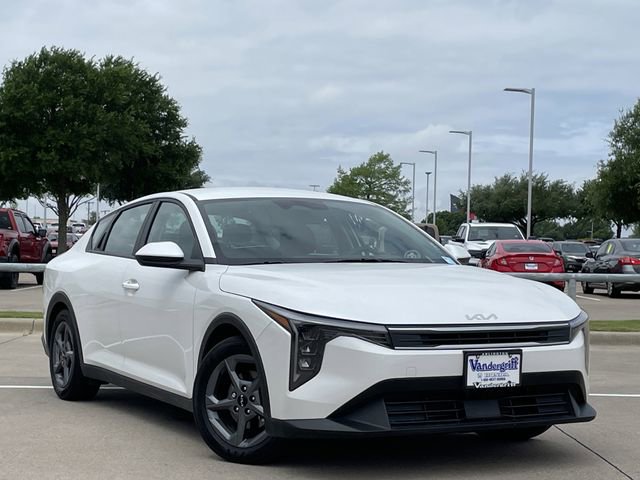Used 2025 Kia K4 FWD image 2