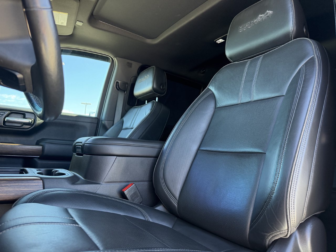 Used 2020 Chevrolet Silverado 1500 High Country w/ Technology Package AWD/4WD image 26