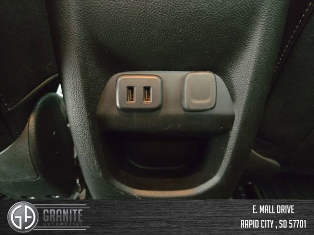 Used 2018 Chevrolet Colorado LT w/ LT Convenience Package image 32