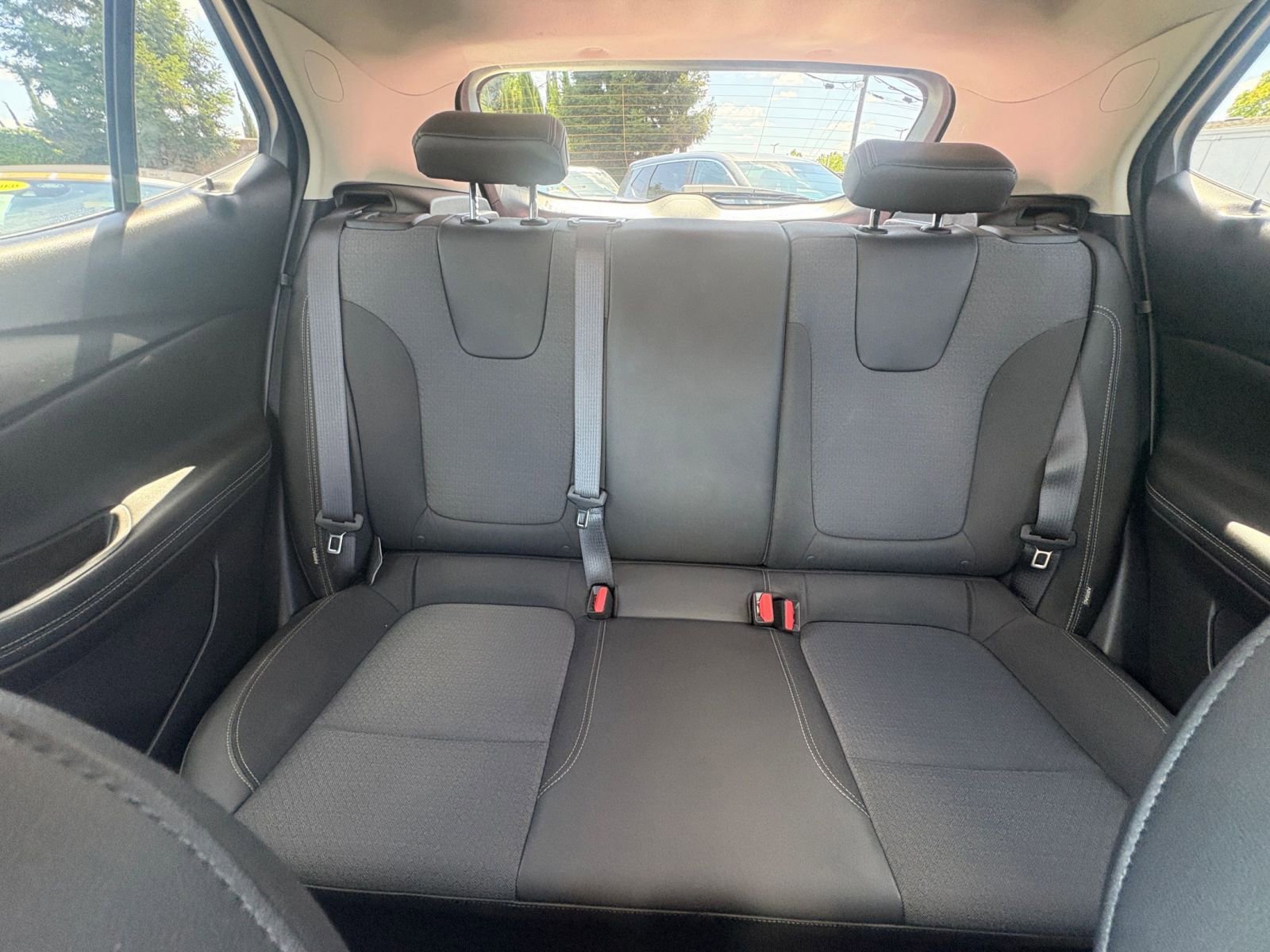 Used 2025 Buick Encore GX Preferred FWD image 37