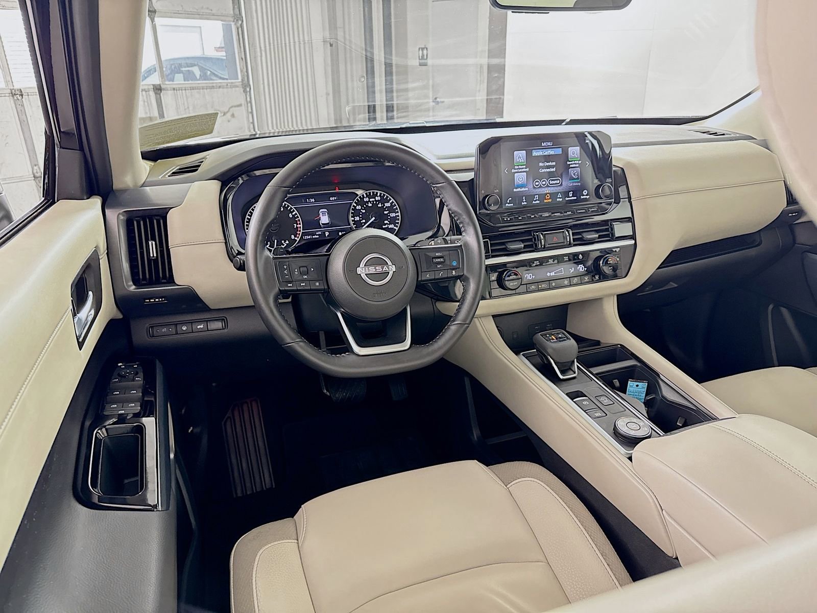 Used 2025 Nissan Pathfinder SL w/ Cargo Package image 18