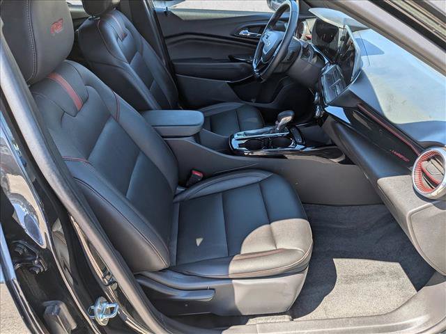 Used 2025 Chevrolet Trax RS FWD image 23