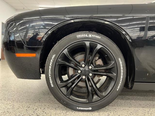 Used 2020 Dodge Challenger SXT RWD image 27