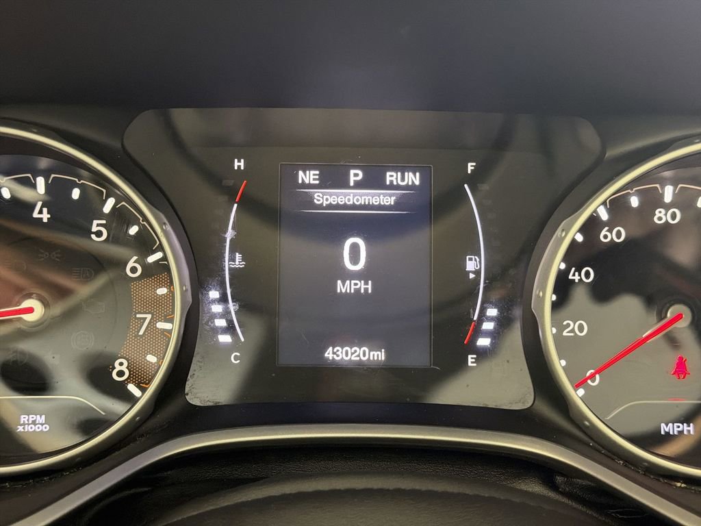 Used 2019 Jeep Compass Latitude w/ Cold Weather Group FWD image 12