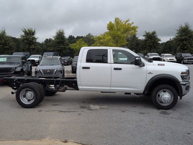 New 2026 RAM 4500 4x4 Crew Cab DRW image 3