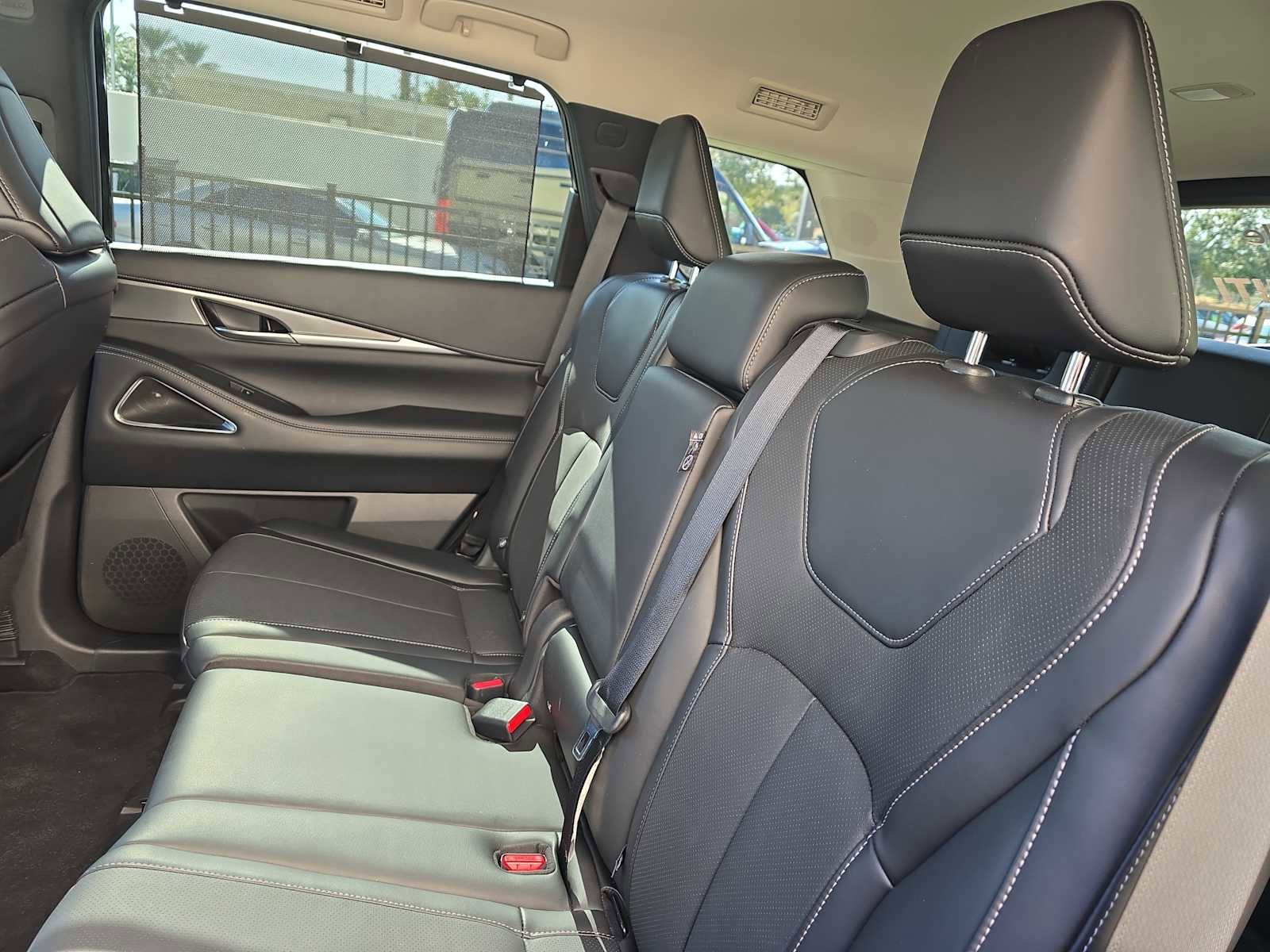 Certified 2026 INFINITI QX60 Luxe w/ Family Package image 11