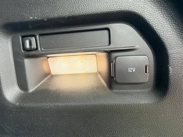Used 2020 Ford Explorer XLT w/ Equipment Group 202A AWD/4WD image 13