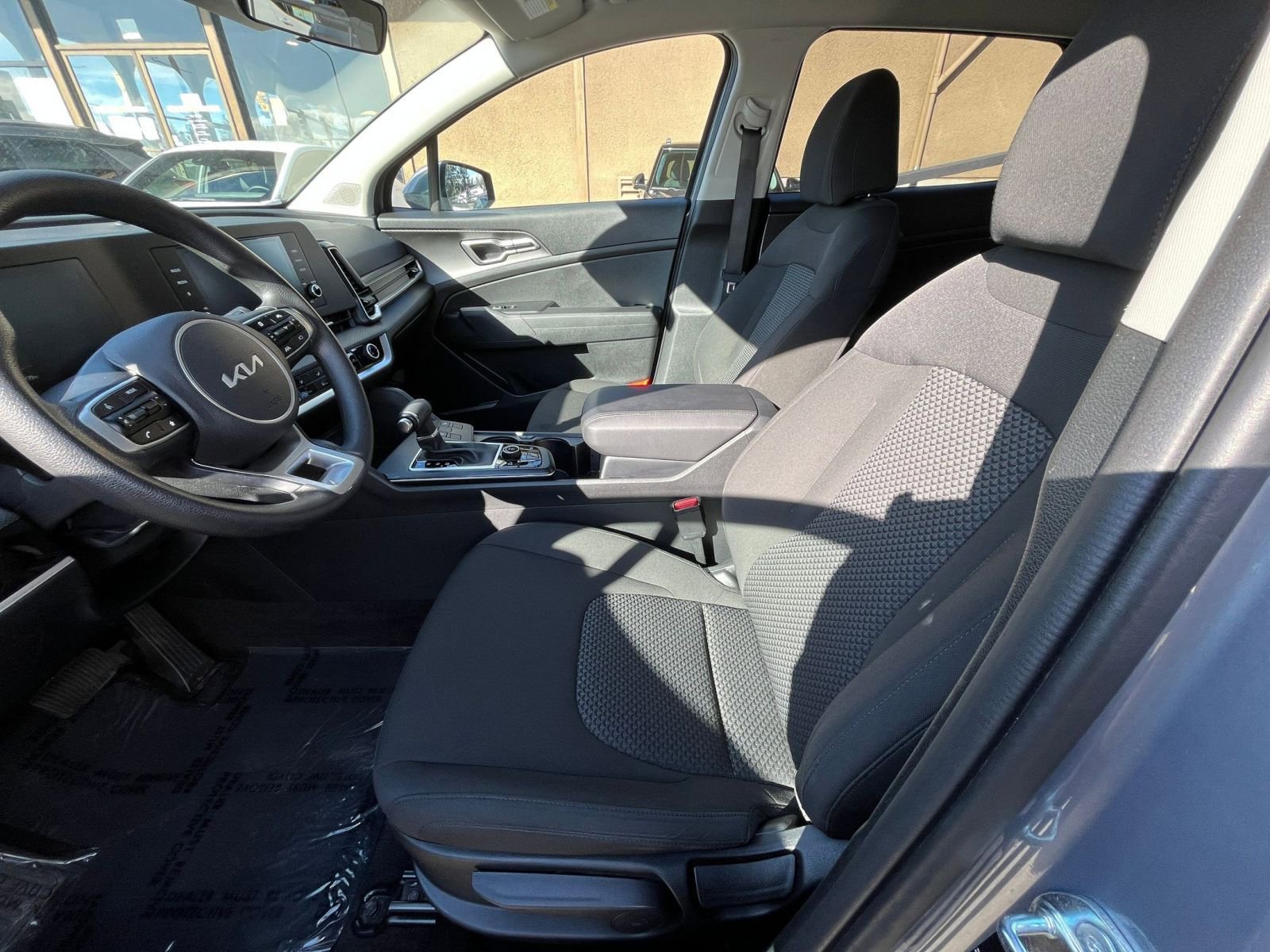 Used 2025 Kia Sportage LX image 27