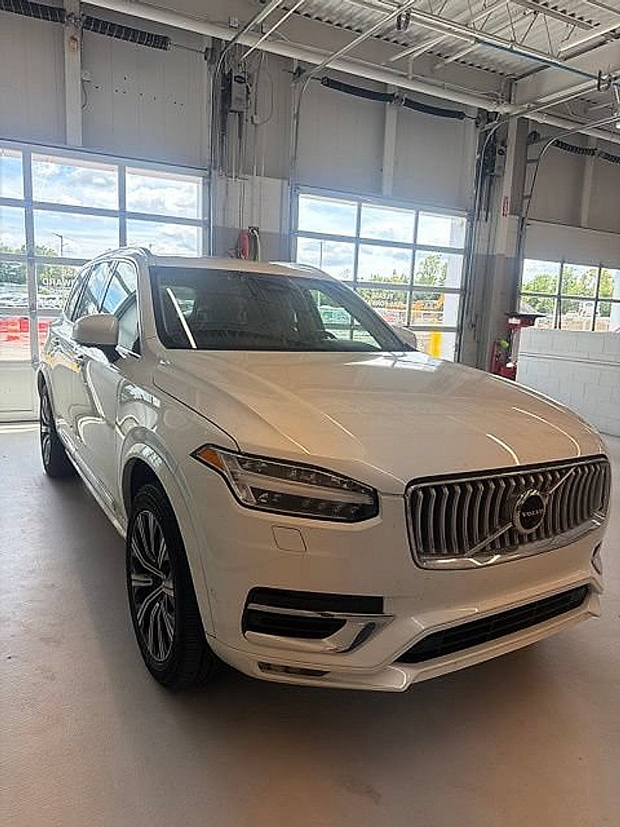 Used 2023 Volvo XC90 B6 Plus AWD/4WD image 3