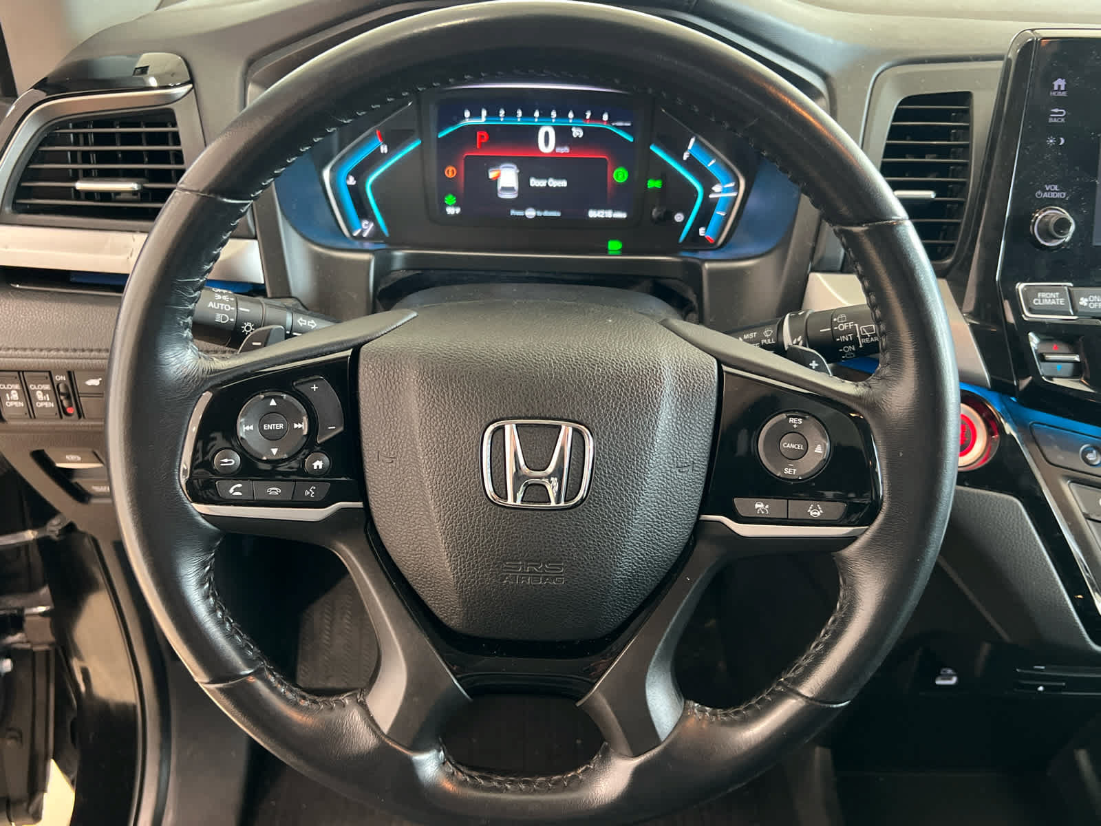 Certified 2022 Honda Odyssey Touring image 17