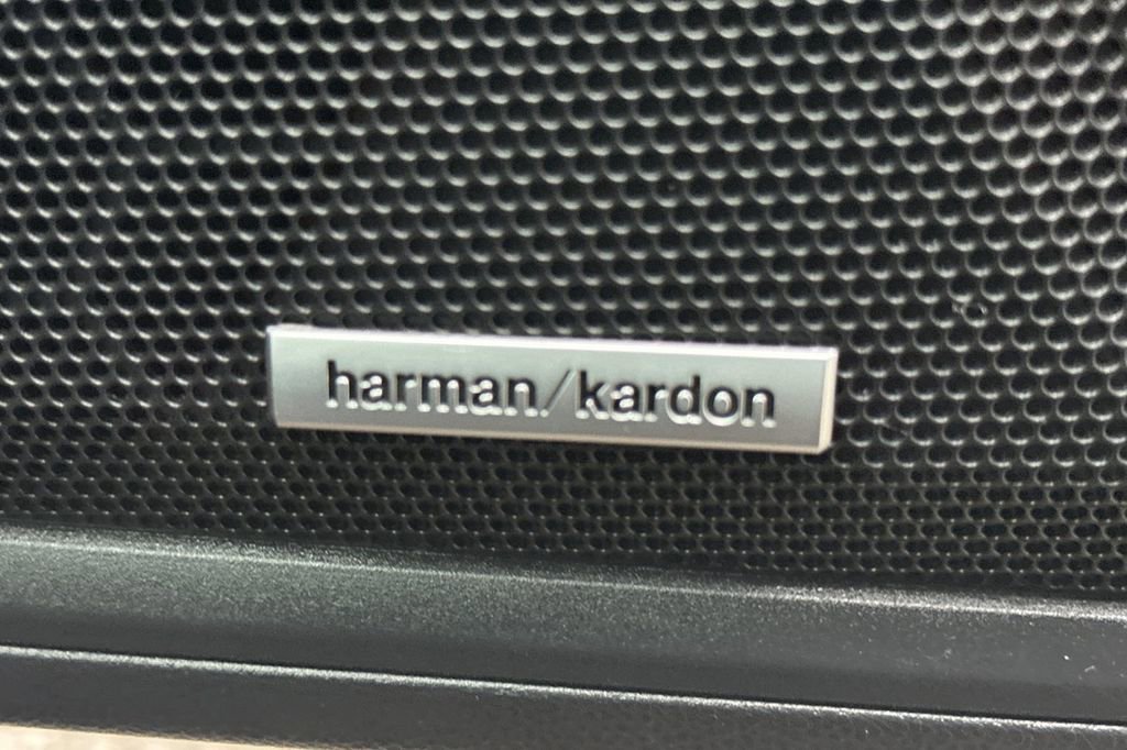 Used 2020 Subaru Outback Limited w/ Popular Package #2 image 17