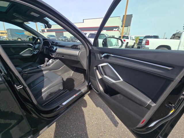 Used 2021 Audi Q3 2.0T Premium Plus w/ Premium Plus Package image 11