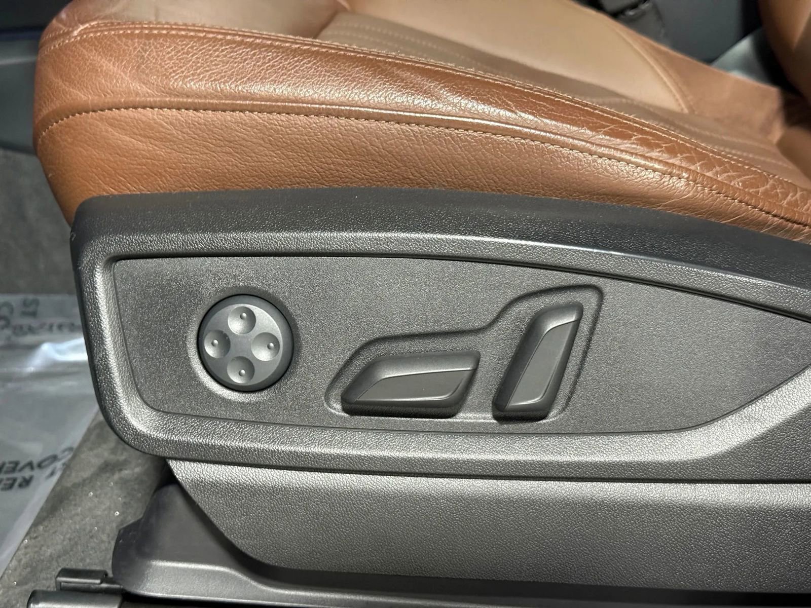 Used 2018 Audi Q5 2.0T Premium Plus w/ Premium Plus Package AWD/4WD image 12