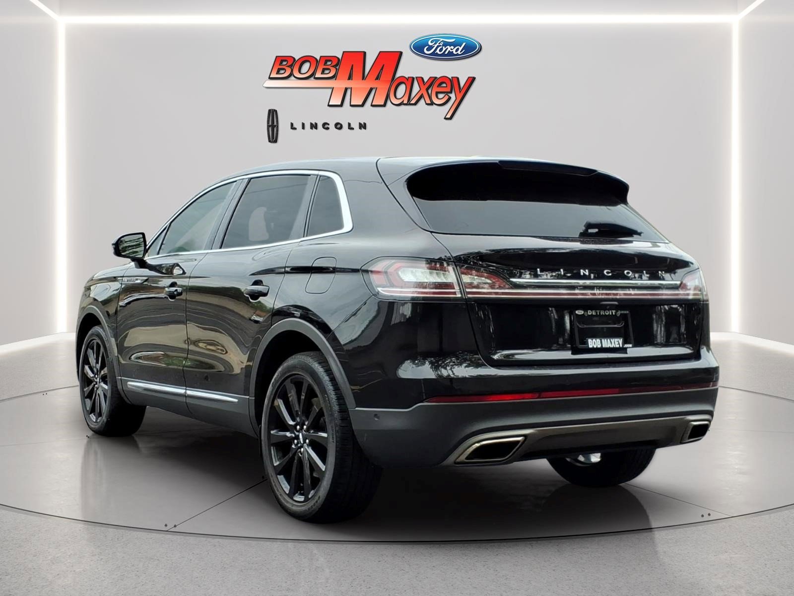 Used 2023 Lincoln Nautilus Reserve w/ Equipment Group 201A AWD/4WD image 6