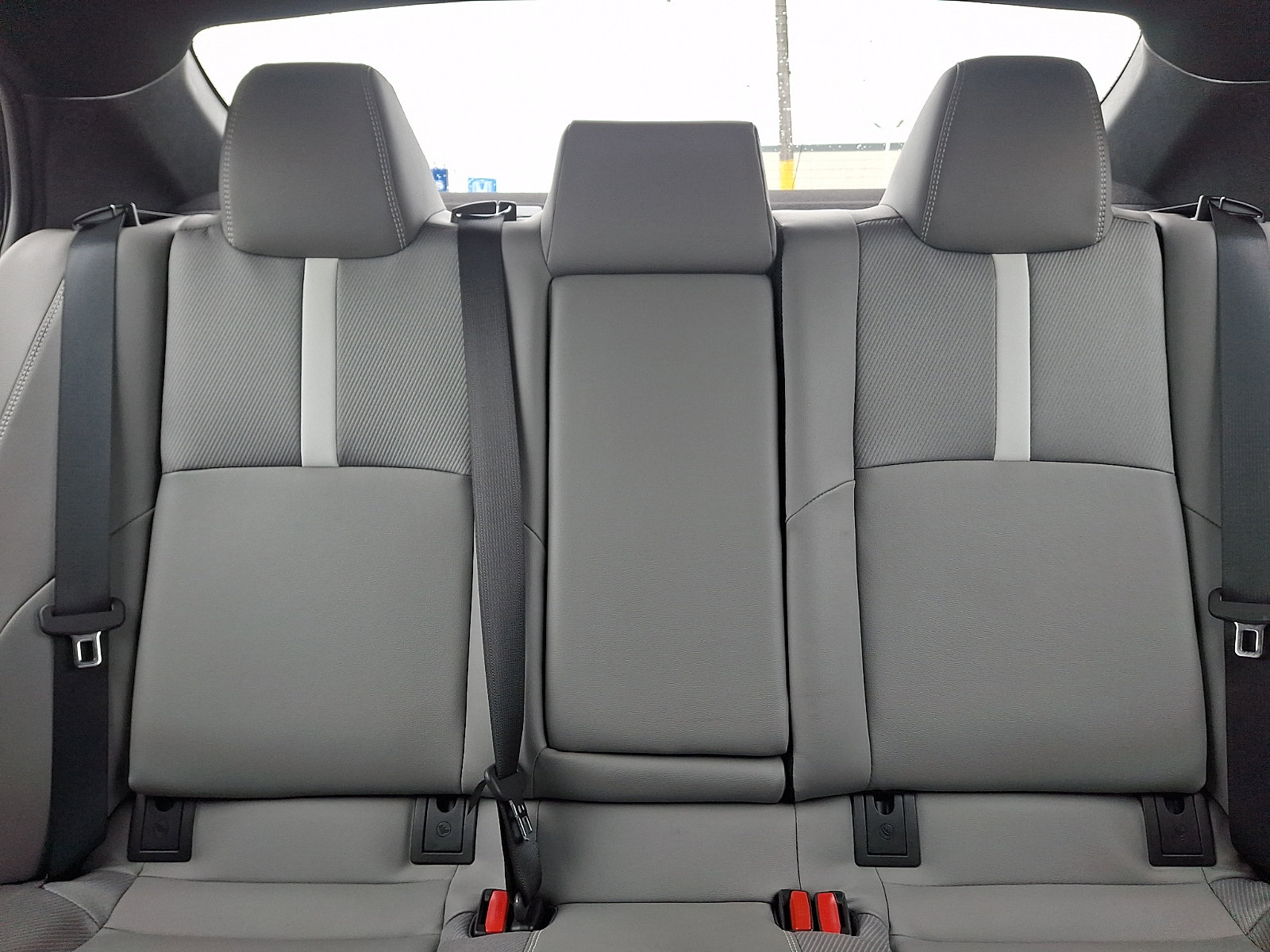 Used 2025 Toyota Camry SE w/ Convenience Package FWD image 15