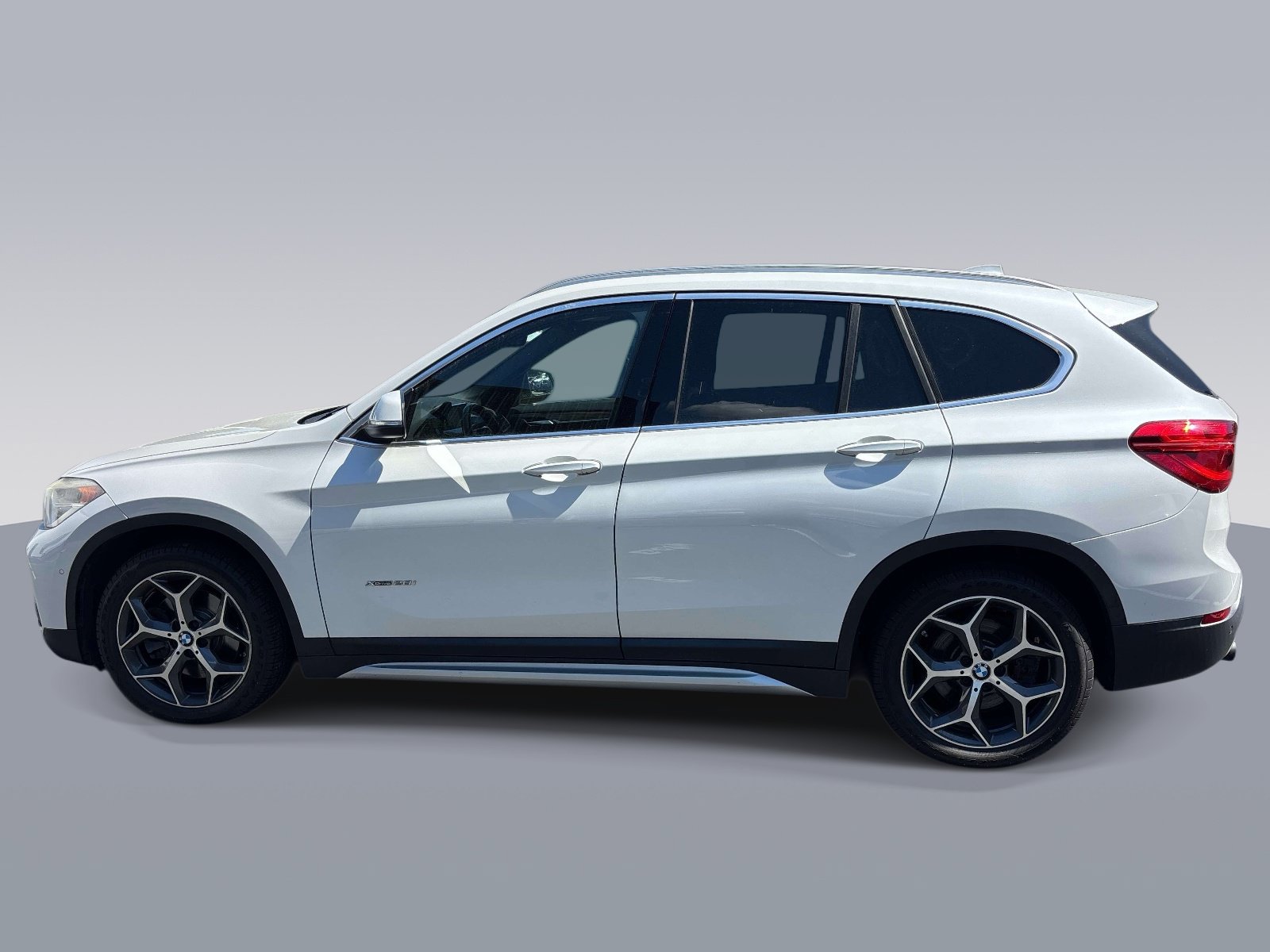 Used 2016 BMW X1 xDrive28i AWD/4WD image 6