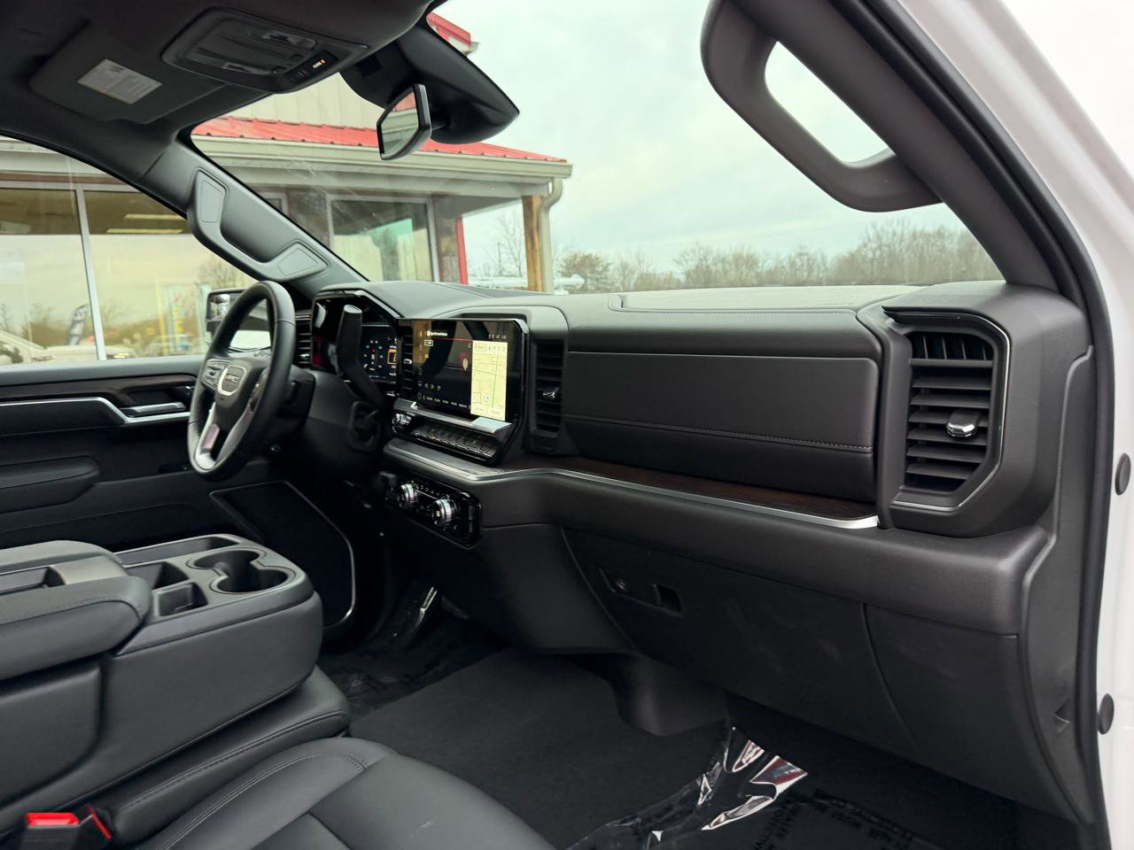 Used 2026 GMC Sierra 1500 SLT image 25