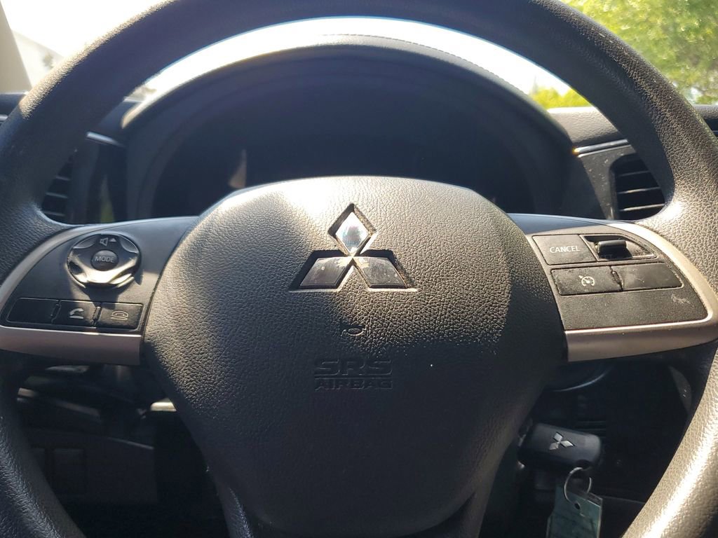 Used 2020 Mitsubishi Outlander ES FWD image 25