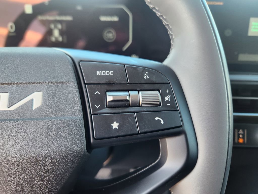 New 2025 Kia EV6 Light w/ Light LR Technology Package image 16