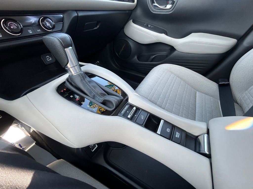 Certified 2023 Honda HR-V LX image 28