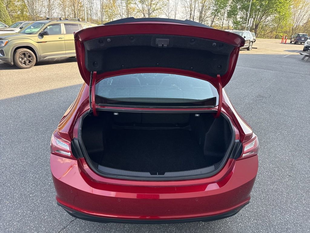 Used 2021 Chevrolet Malibu LT w/ Leather Package image 10