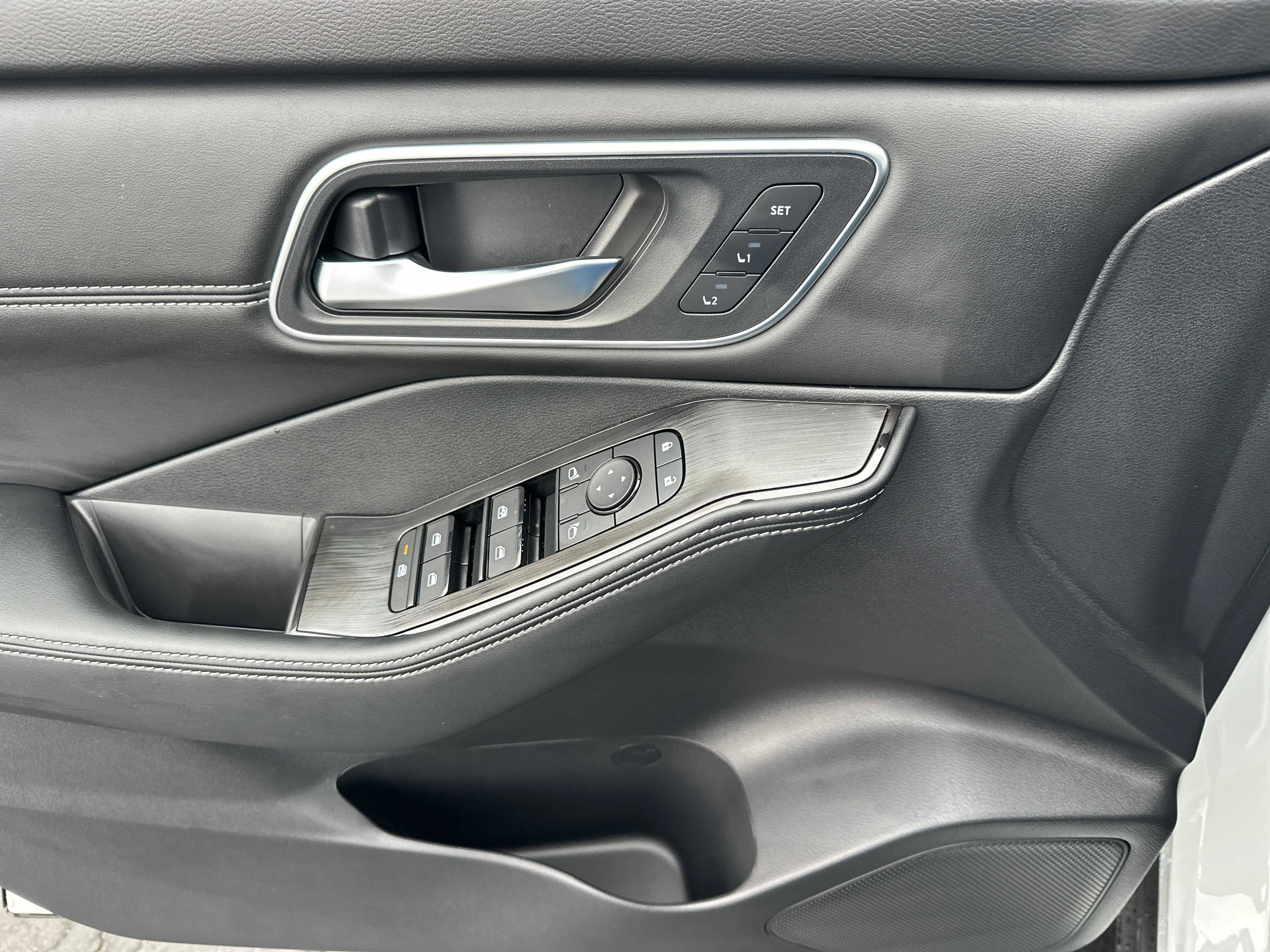 New 2026 Nissan Rogue Platinum image 19