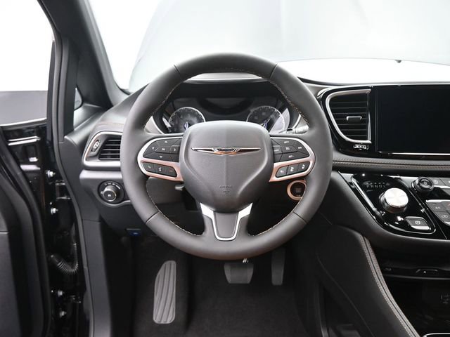 New 2026 Chrysler Pacifica Pinnacle image 27