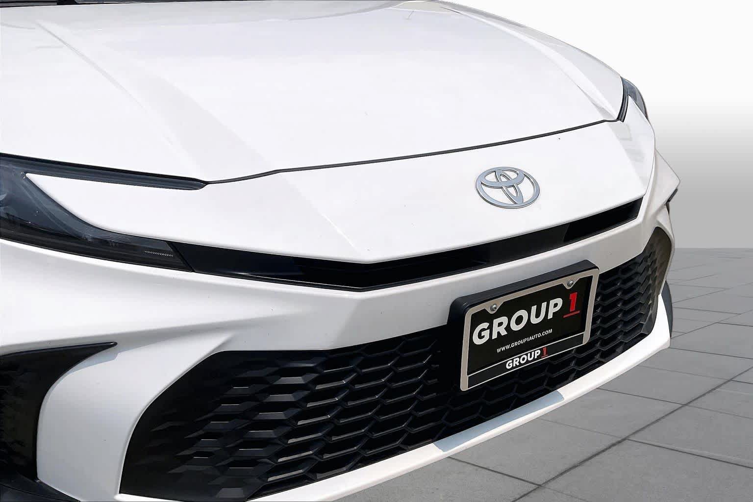 Used 2025 Toyota Camry SE FWD image 28