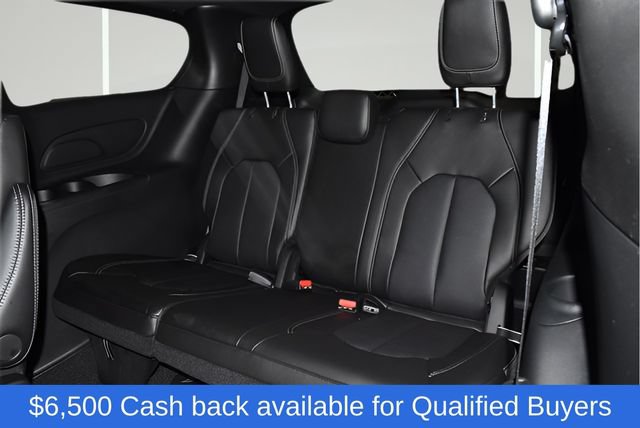 New 2026 Chrysler Pacifica Select AWD/4WD image 35