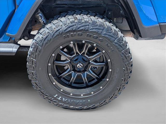Used 2020 Jeep Gladiator Overland w/ Dual Top Group AWD/4WD image 29